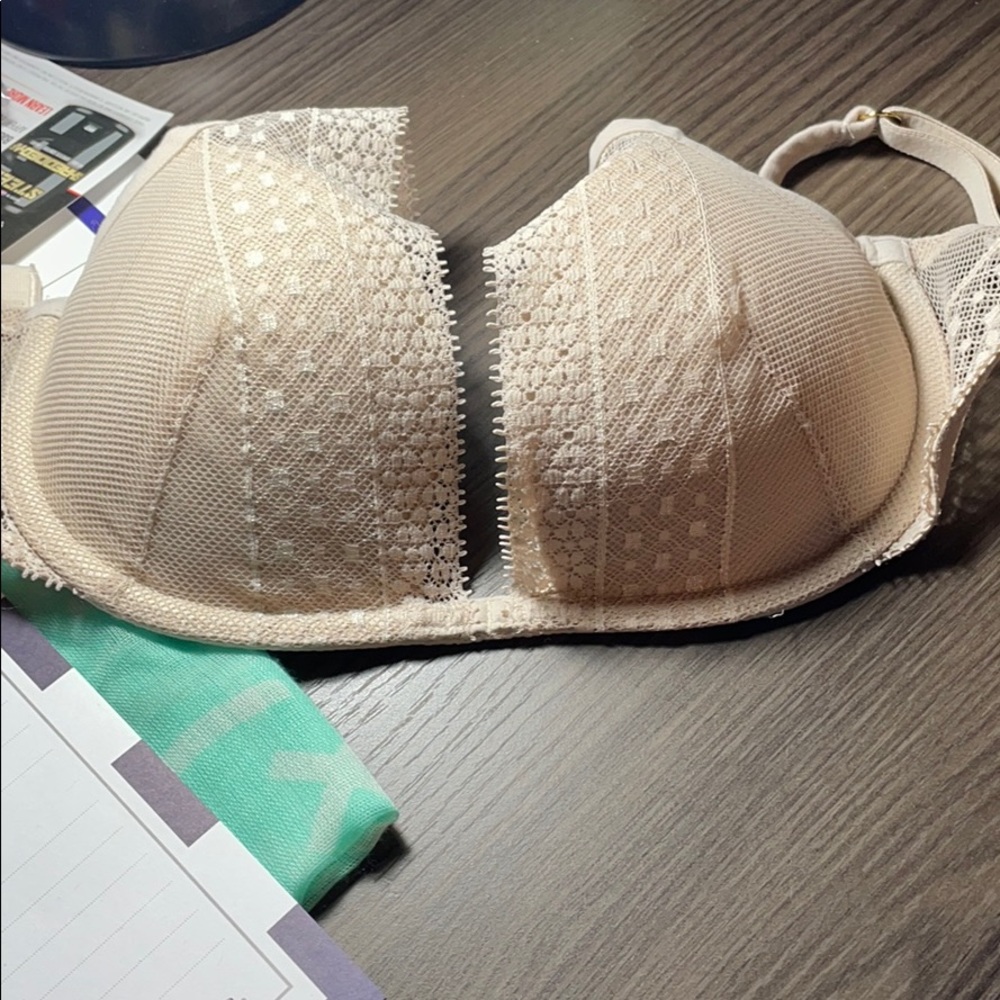 Victoria’s Secret plunge bra